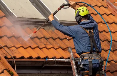 Démoussage et hydrofuge de toiture à Solgne